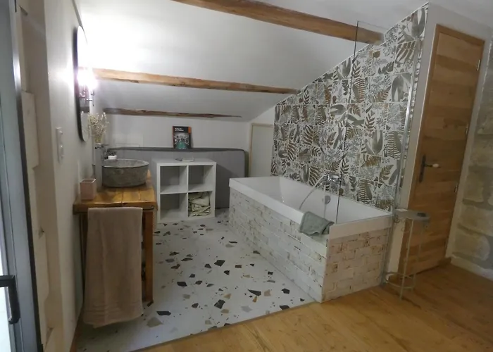 D'hotes Dans Ancienne Bergerie - La Bergerie Du Monde Les Angles (Gard)