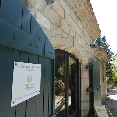 D'hotes Dans Ancienne Bergerie - La Bergerie Du Monde 3*