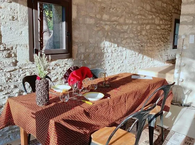 D'hotes Dans Ancienne Bergerie - La Bergerie Du Monde Bed and Breakfast 3*